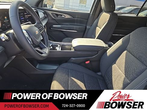 New 2026 Chevrolet Traverse LT image 4