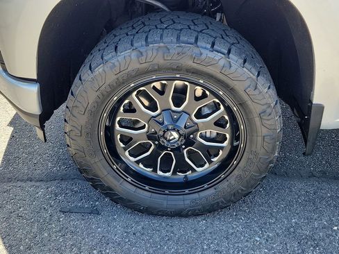 Used 2020 Chevrolet Silverado 1500 RST AWD/4WD image 6