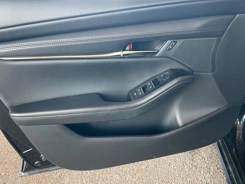 Used 2024 MAZDA MAZDA3 s FWD image 9