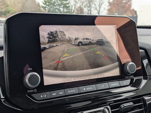 New 2025 Nissan Pathfinder SV image 12