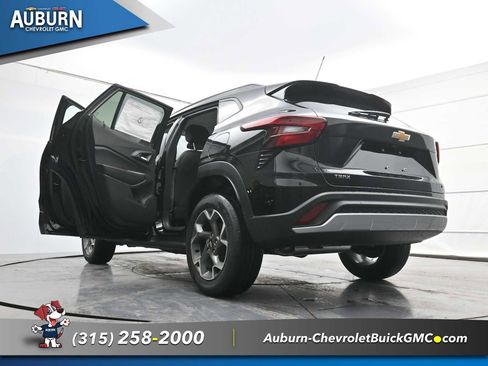New 2026 Chevrolet Trax LT image 35