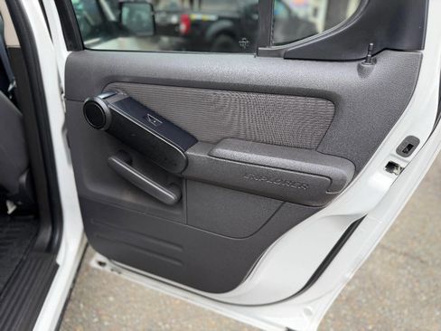 Used 2009 Ford Explorer Sport Trac XLT image 23