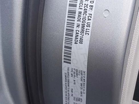 Used 2021 Chrysler Voyager Lxi image 23