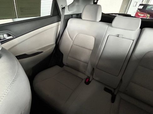 Used 2017 Hyundai Tucson SE image 12