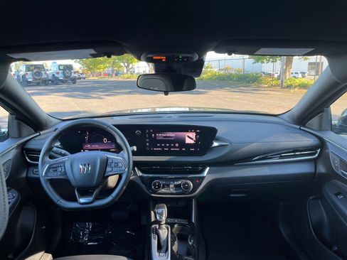 Used 2025 Buick Envista Sport Touring image 33