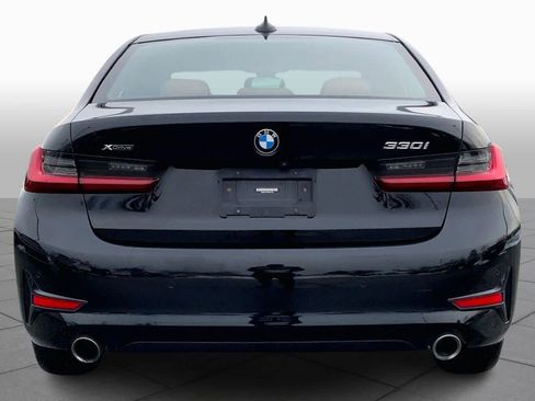 Used 2022 BMW 330i xDrive Sedan w/ Premium Package image 4