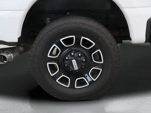 Used 2026 Ford F250 Platinum AWD/4WD image 33