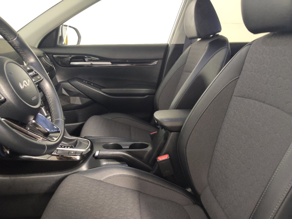 Used 2025 Kia Seltos S FWD image 17