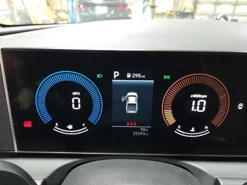 Used 2025 Hyundai Santa Cruz SEL AWD/4WD image 2