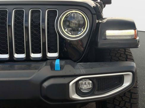 Used 2023 Jeep Wrangler Unlimited Sahara image 9