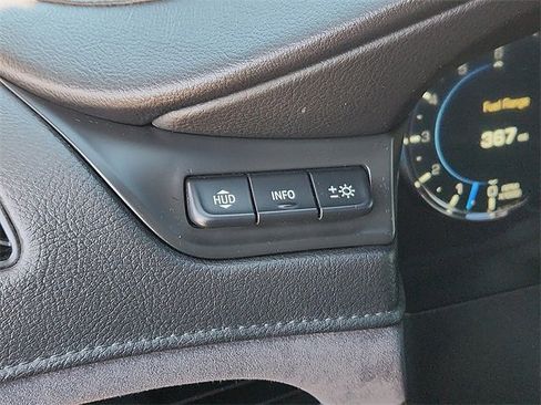 Used 2019 Cadillac Escalade ESV Premium Luxury image 16