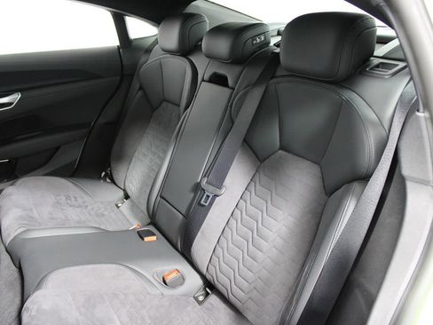 Used 2023 Audi e-tron GT Premium Plus image 32