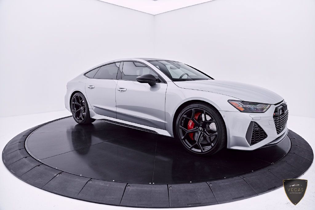 Used 2025 Audi RS 7 Performance AWD/4WD image 17