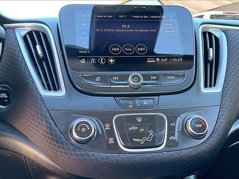 Used 2022 Chevrolet Malibu LS w/ Driver Confidence Package II image 32