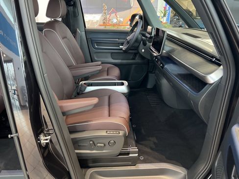 New 2025 Volkswagen ID. Buzz Pro S image 16