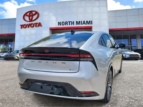 Used 2024 Toyota Prius Limited image 4