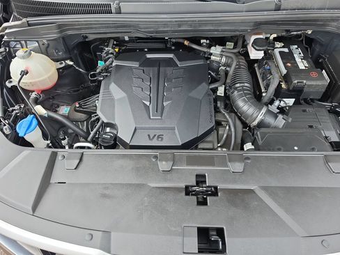 Used 2022 Kia Carnival LX FWD image 19