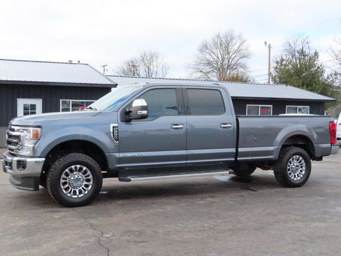 Used 2022 Ford F250 Lariat w/ Chrome Package image 2