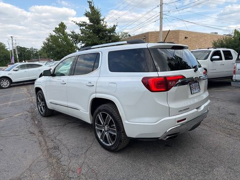 Used 2019 GMC Acadia Denali w/ Technology Package FWD image 4