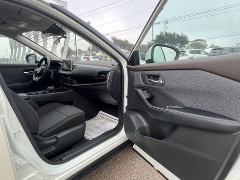 Certified 2023 Nissan Rogue SV image 23