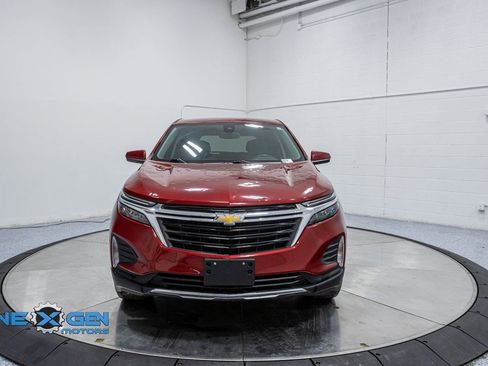 Used 2024 Chevrolet Equinox LT image 2