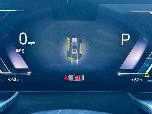 Used 2023 BMW 740i image 17