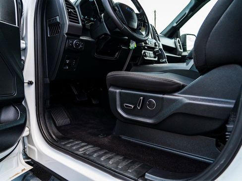 Used 2018 Ford F150 XLT w/ Equipment Group 302A Luxury AWD/4WD image 11