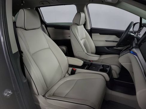 Used 2025 Honda Odyssey Touring image 13