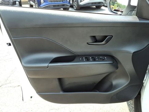 Used 2025 Hyundai Kona SEL AWD/4WD image 15