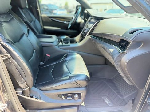 Used 2018 Cadillac Escalade ESV Platinum AWD/4WD image 19
