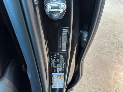 Used 2026 Kia Carnival FWD image 32