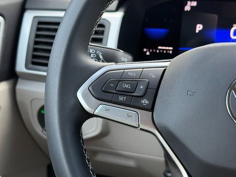 Used 2023 Volkswagen Atlas SE image 37