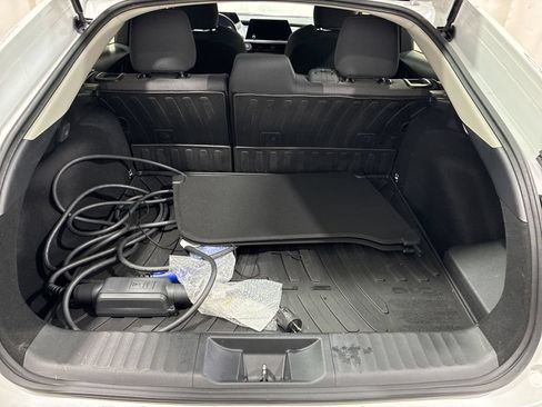 Used 2025 Toyota Prius Plug-In Hybrid FWD image 16
