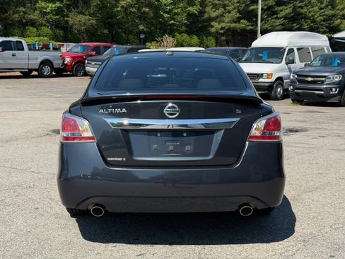 Used 2015 Nissan Altima 2.5 S w/ Sport Value Package FWD image 4
