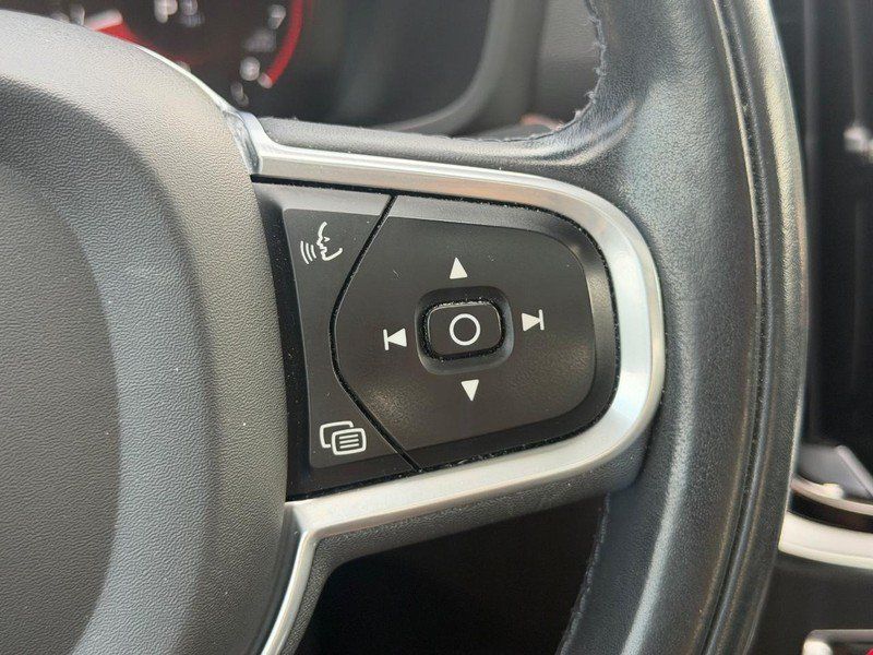 Certified 2022 Volvo S60 B5 Momentum FWD image 18
