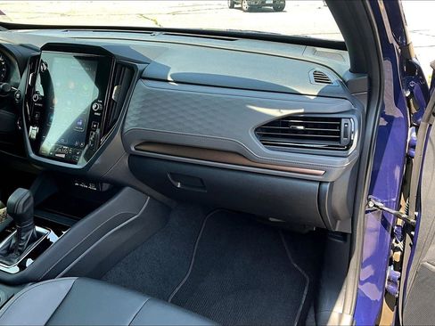 Used 2025 Subaru Forester Sport image 17