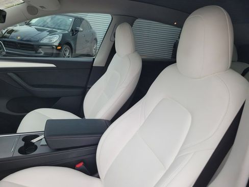Used 2023 Tesla Model Y Long Range image 18