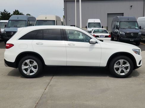 Used 2018 Mercedes-Benz GLC 300 4MATIC image 41