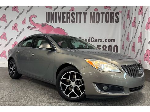 Used 2017 Buick Regal Sport Touring image 2