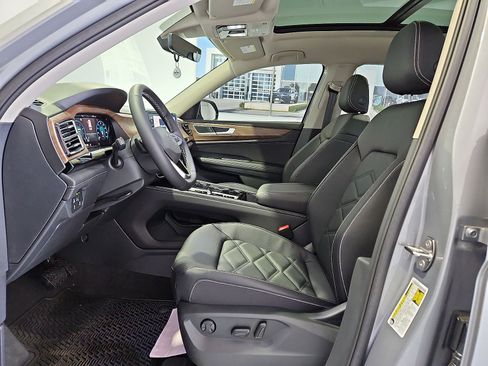 New 2026 Volkswagen Atlas SE FWD image 17