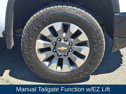 Used 2021 Chevrolet Silverado 2500 Custom w/ Custom Value Package AWD/4WD image 28