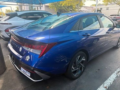 Used 2024 Hyundai Elantra SEL w/ Convenience Package FWD image 7