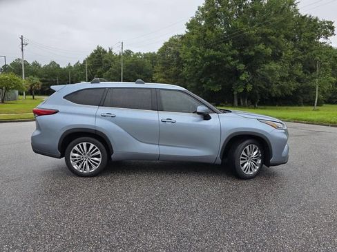 Used 2022 Toyota Highlander Platinum FWD image 44