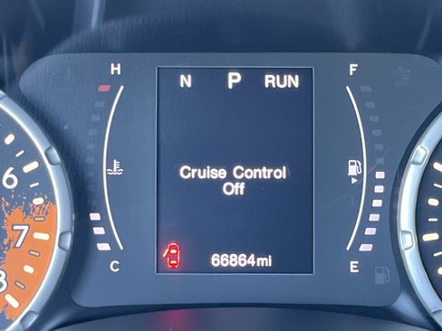 Used 2018 Jeep Renegade Latitude FWD image 27