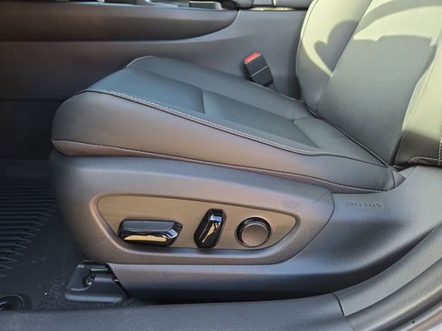 New 2025 Lexus UX 300h FWD image 17