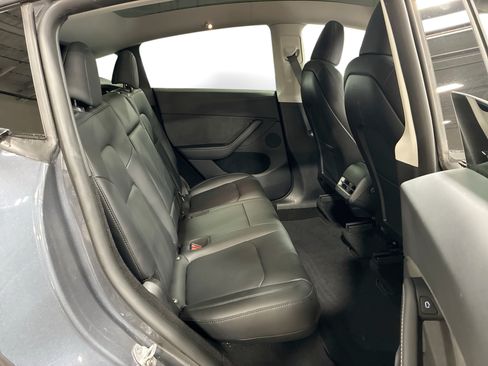 Certified 2023 Tesla Model Y Long Range AWD/4WD image 11