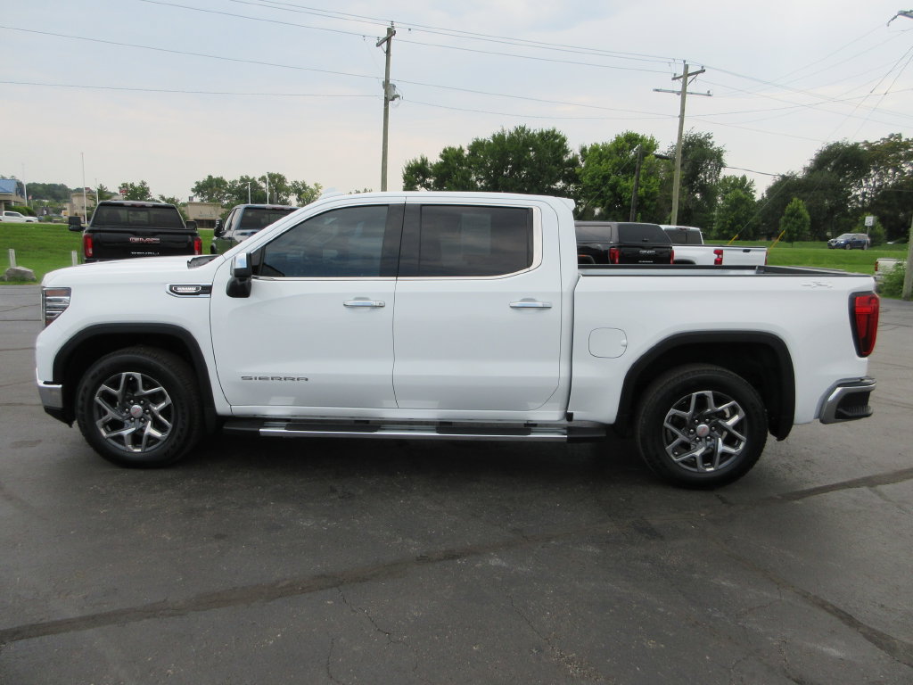 Certified 2022 GMC Sierra 1500 SLT w/ SLT Premium Package AWD/4WD image 10