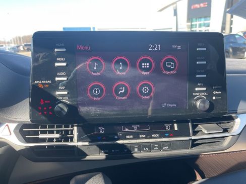 Used 2024 Toyota Sienna LE image 21