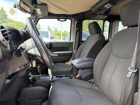 Used 2016 Jeep Wrangler Unlimited Sport AWD/4WD image 16