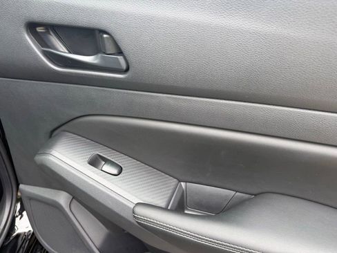Used 2025 Nissan Altima 2.5 SV FWD image 39